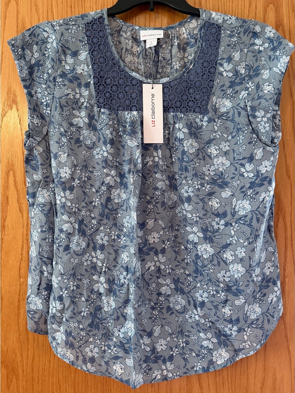 Liz Claiborne Womens NWT Large top floral lace yoke blouse cap sleeve scoop neck
